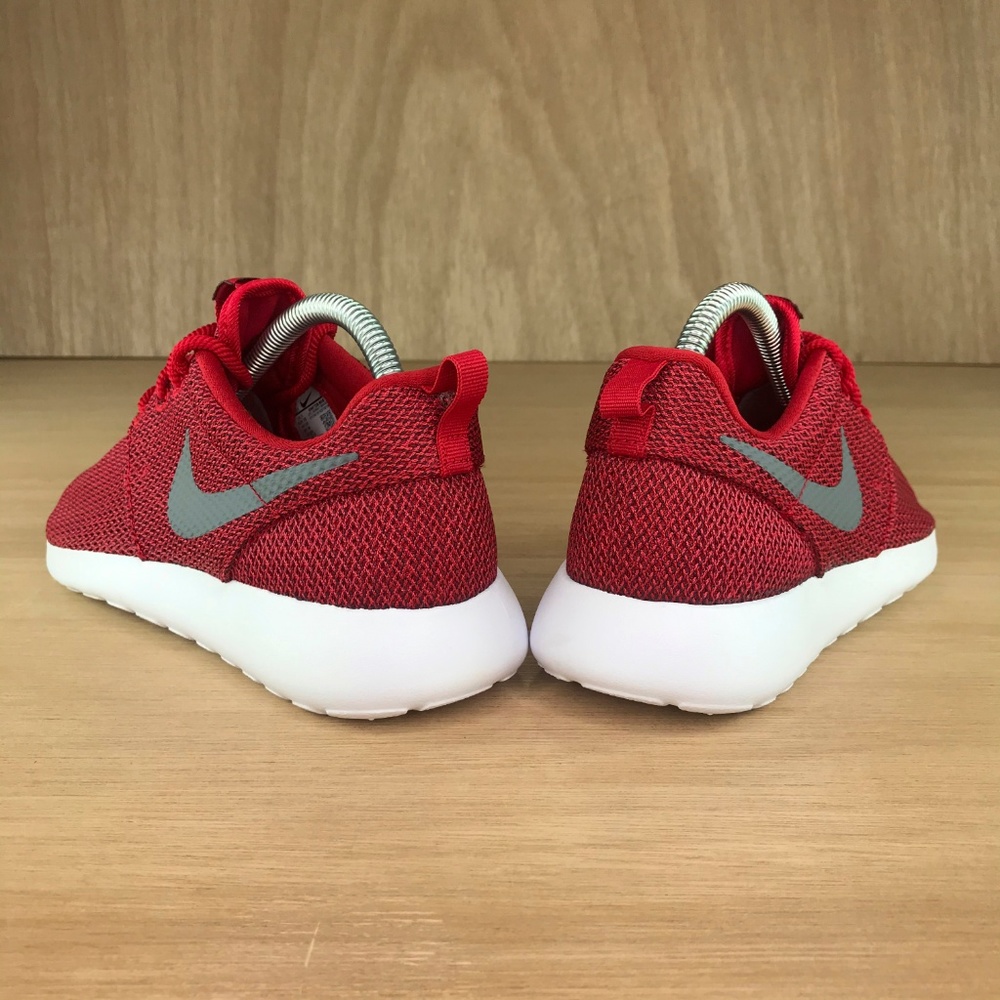 NIB Nike Roshe One Gym Red - Picture 4 of 8